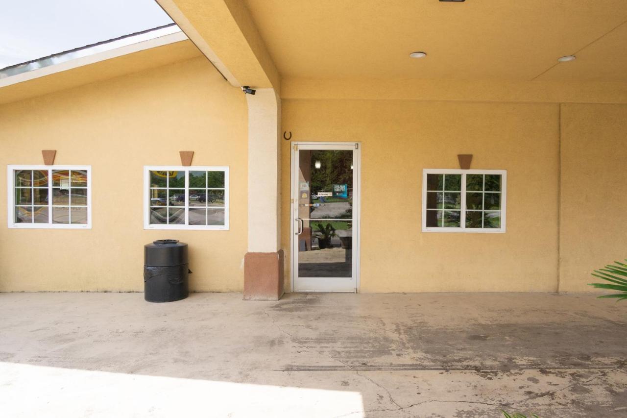 Woodridge Inn And Suites マイアミ エクステリア 写真